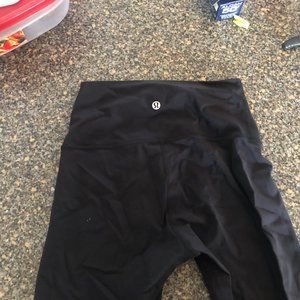Lululemon Wunder Under pants 7/8 length.